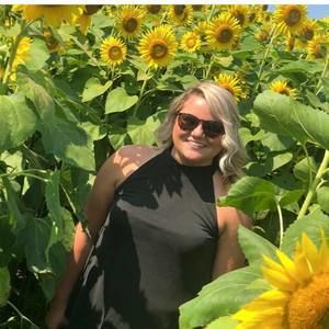 Meet your Posher, Holly